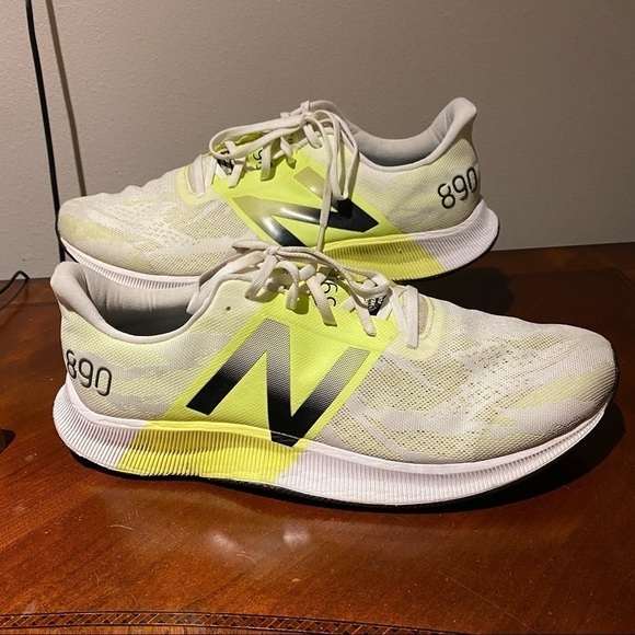 New Balance 890 White Yellow
Black Men Running Shoes
M890WY8 Size 15 EUC main image 10
